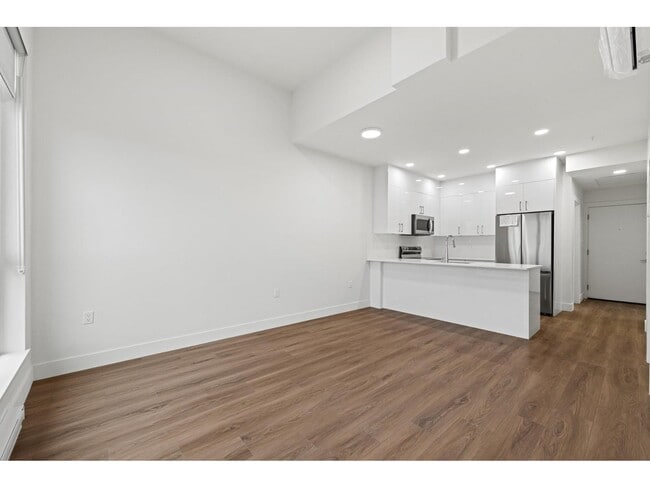 Photo - 15739 Fraser Hwy Unité 604