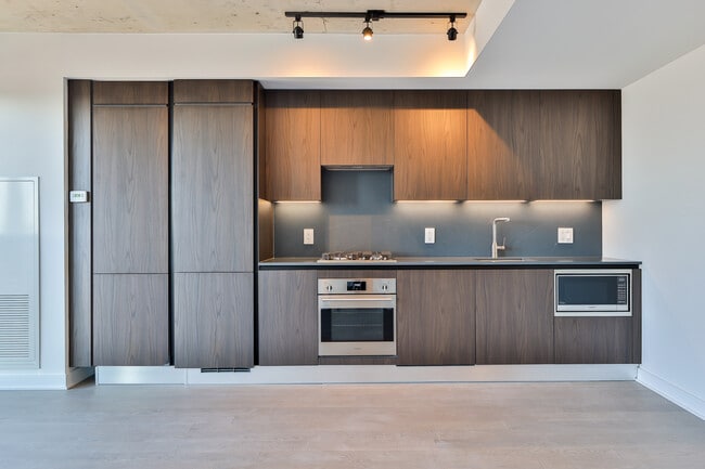 Photo - 2720 Dundas St W Unit 509