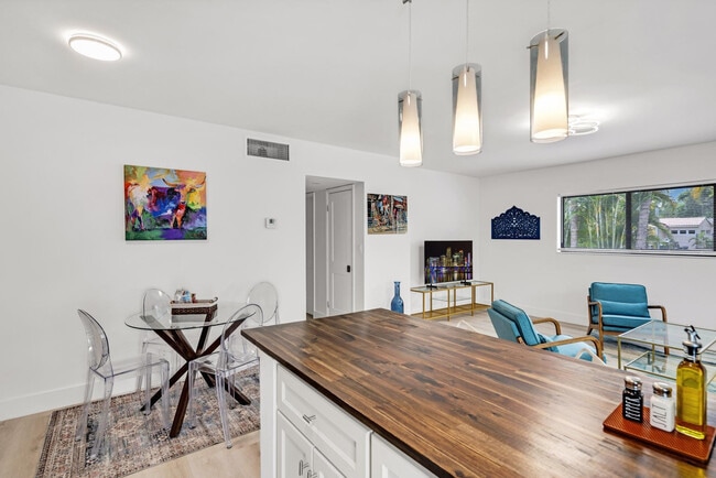 Photo - 1634 SW 4th Ave Unit ID1049791P