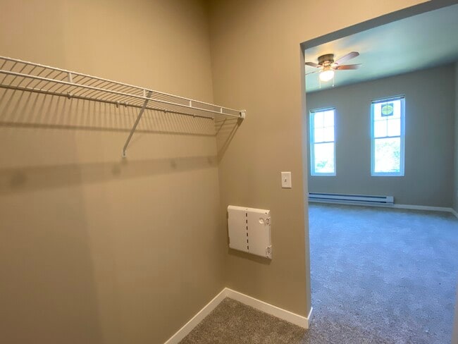 400 Court Street - 2 BR - Walk-In Closet