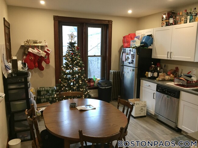 Photo - 174 St Alphonsus St Unit 3