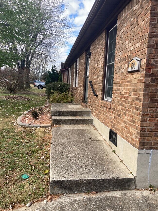 Photo - 134 Hickory Hill Dr