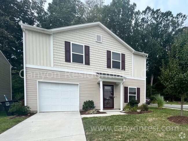 Building Photo - Recently Renovated!!Beautiful 4BR home.