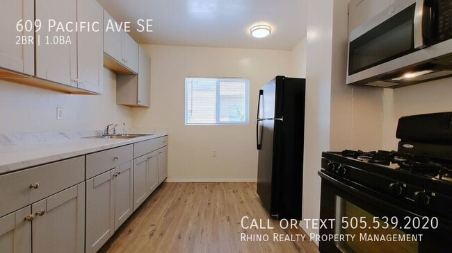 Photo - 609 Pacific Ave SE
