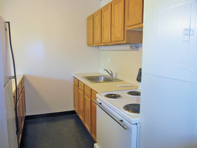 Pond Run Housing (62+)