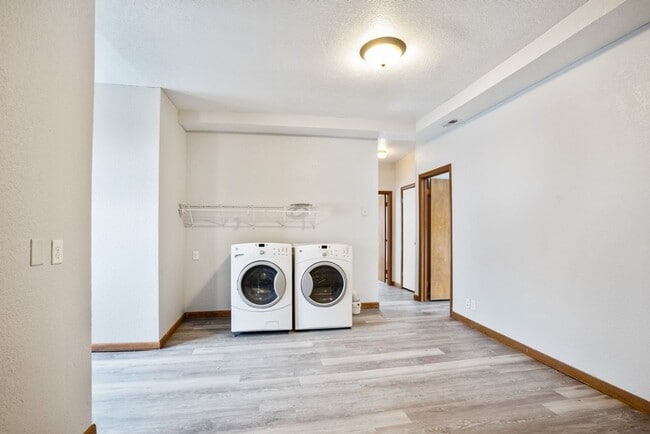 Building Photo - 809 Washington St Unit #2