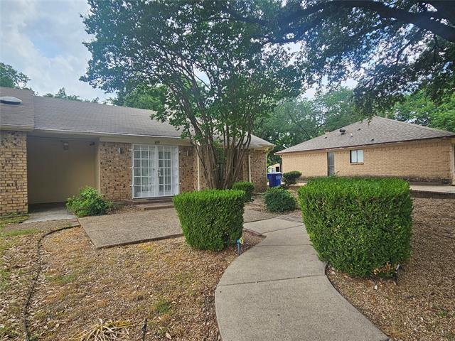 Photo - 200 E Denton Dr