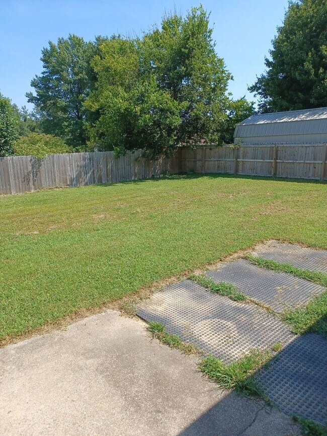 421 Bluff Dr