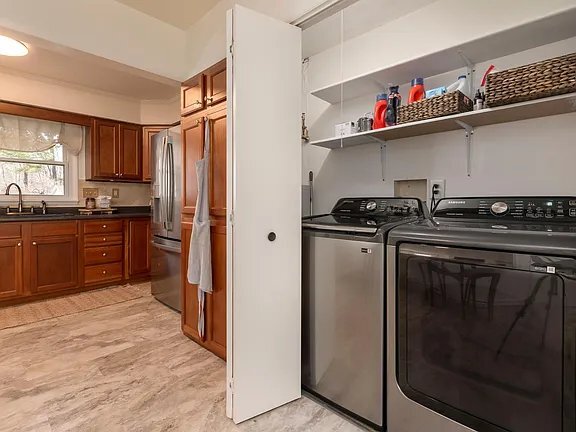 Photo - 609 S Emerald Ln