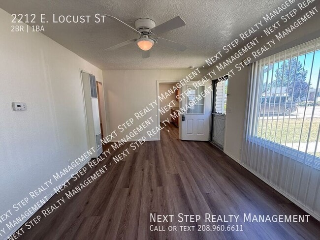 Photo - 2212 Locust St