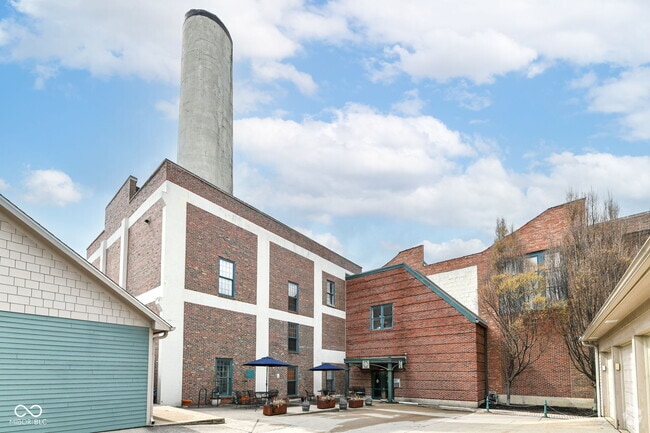 Building Photo - 735 Lexington Ave Unit 30 Rental