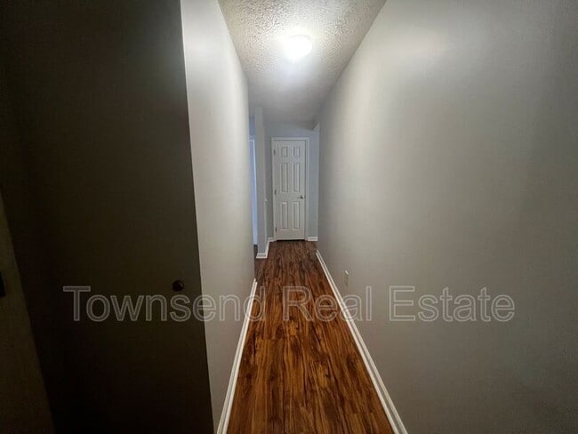 Photo - 1055 Ancestry Dr