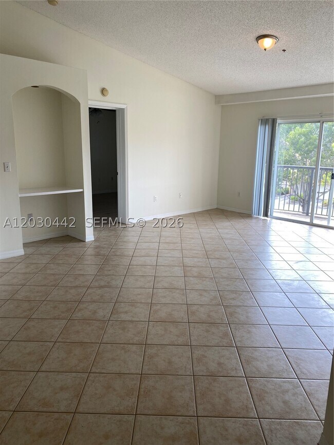 310 Crestwood Ct N Unidad 310