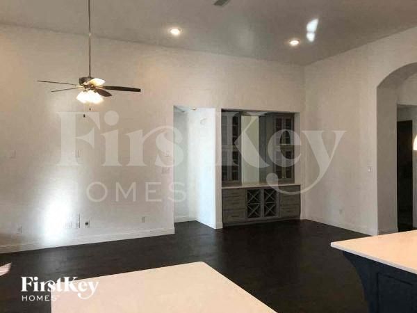 Photo - 816 Hollett Ct