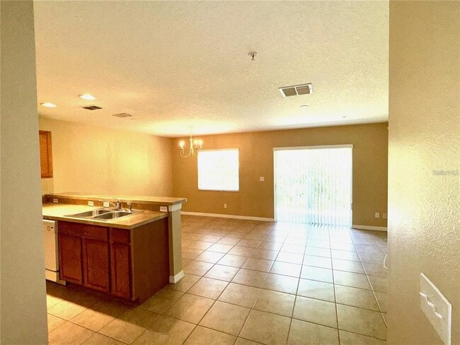 Photo - 10706 Corsican St
