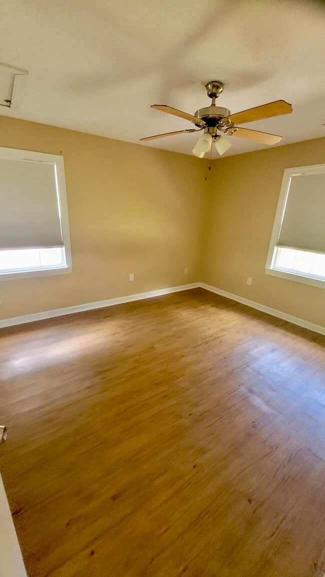 Building Photo - 8836 Deerwood Dr Unit 8836 Rental
