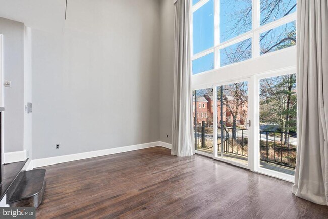 Photo - 3919 Georgetown Ct NW