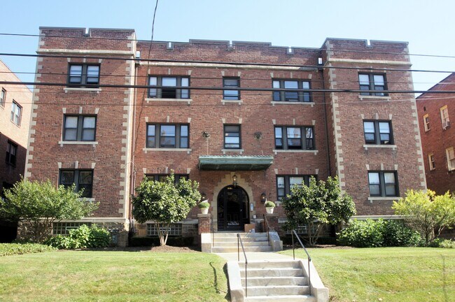 Photo - 773 Shady Dr E