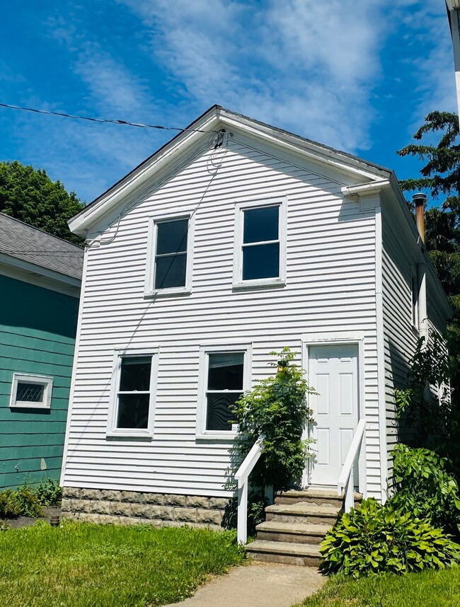 Photo - 131 W Schuyler St