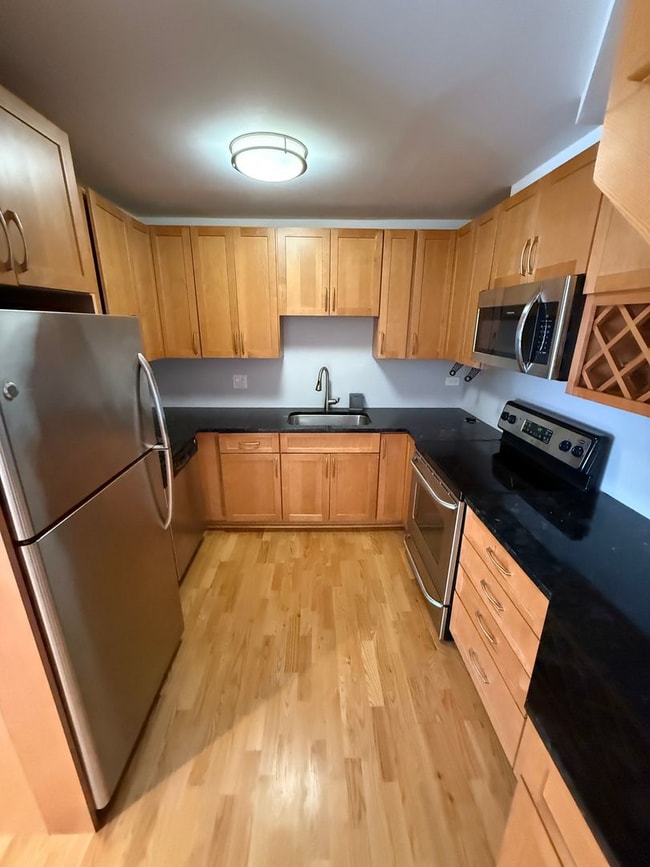 Building Photo - 745 W Gordon Ter Unit 206