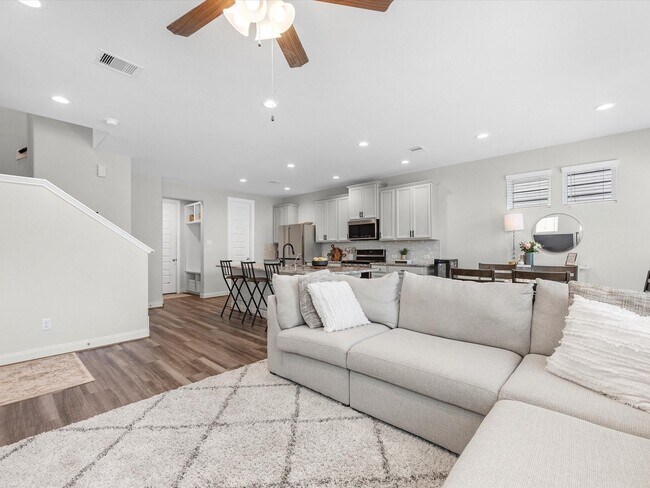 Photo - 3112 Flower Market Ln