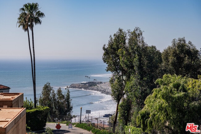 Building Photo - 17921 Vicino Way