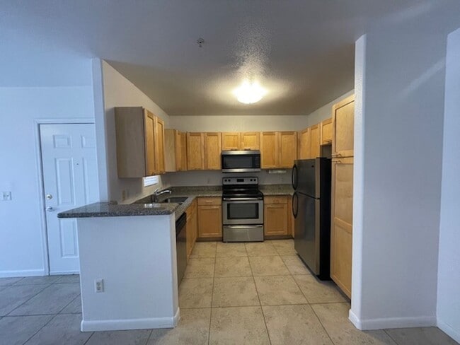Building Photo - 1 Bedroom 1 Bath (Gilbert Rd and Guadalupe) -**$500 off First Month**