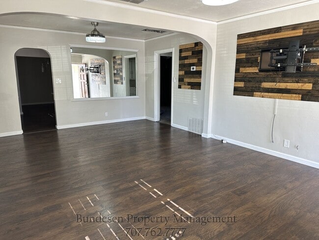 Photo - 409 N Washington St