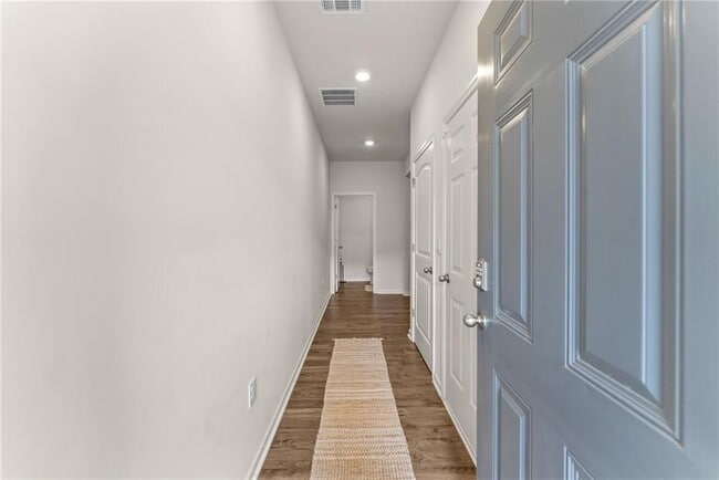 Photo - 300 Stoneybrook Dr
