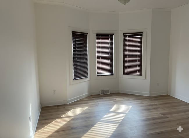 Photo - 1619 10th St S