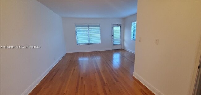 Photo - 535 74th St Unidad 10