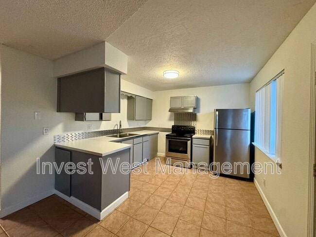 Photo - 944-933 33rd Ave Unidad 2