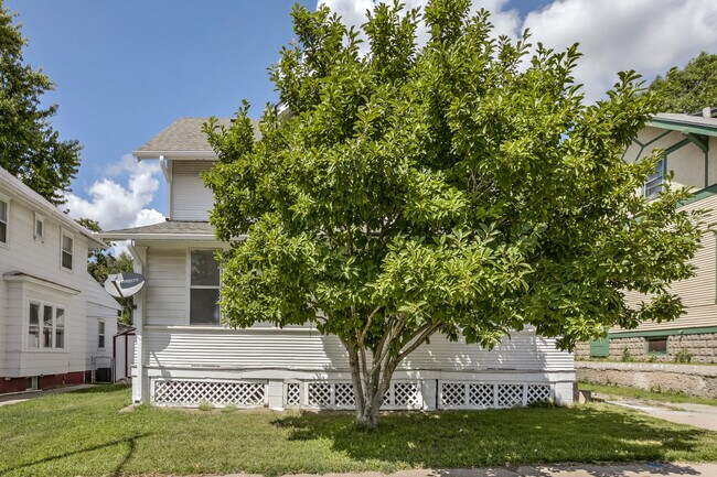 Photo - 4156 Cuming St