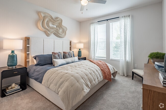 1BR, 1BA - 760SF - Bedroom