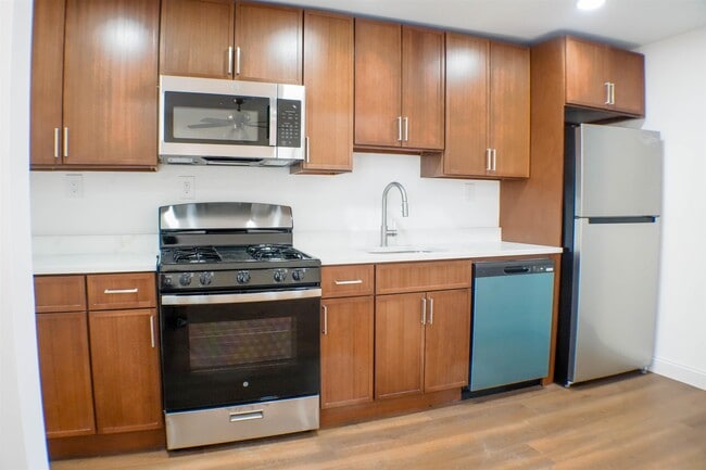 Photo - 300 Cator Ave Unit 2