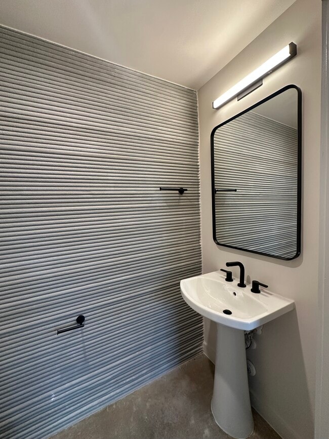 Photo - 3500 Tom Miller St