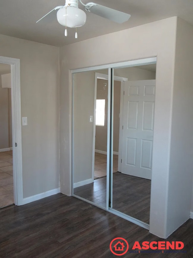 Photo - 2329 Nelson St