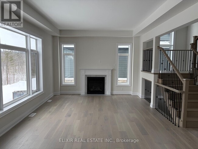 Photo - 92 Pearsall Pl