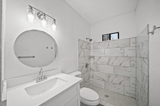 Photo - 701 28th St Unit B