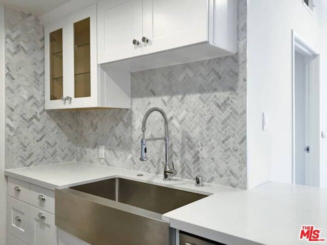 Photo - 301 S Swall Dr Unit 303