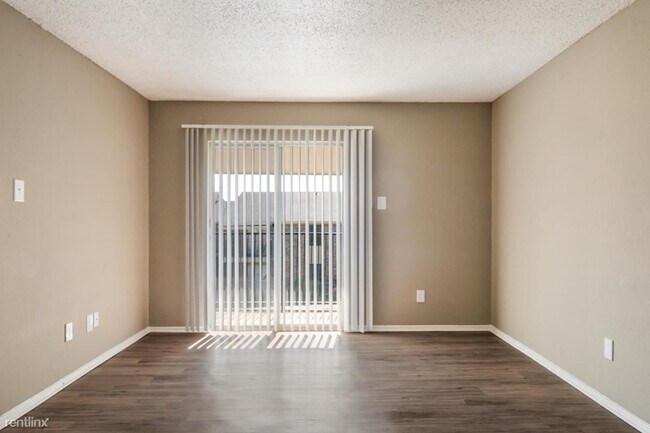 Photo - 2 br, 2 bath Condo - 7924 Emerald Crest Dr...