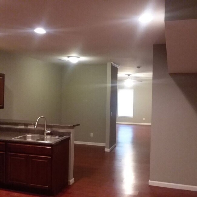 Photo - Best in Forest Park.  2016 Construction!!