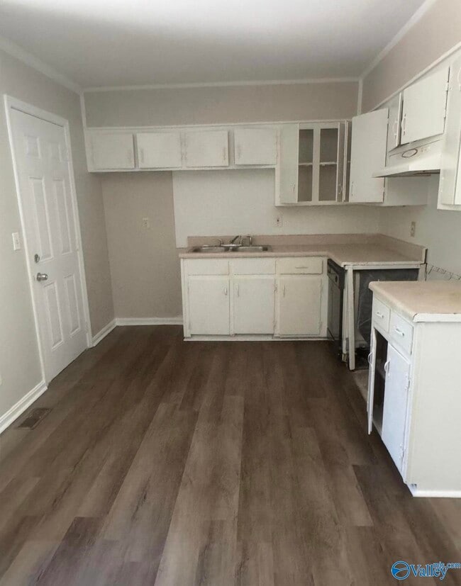 Photo - 2416 Hanover Dr NW