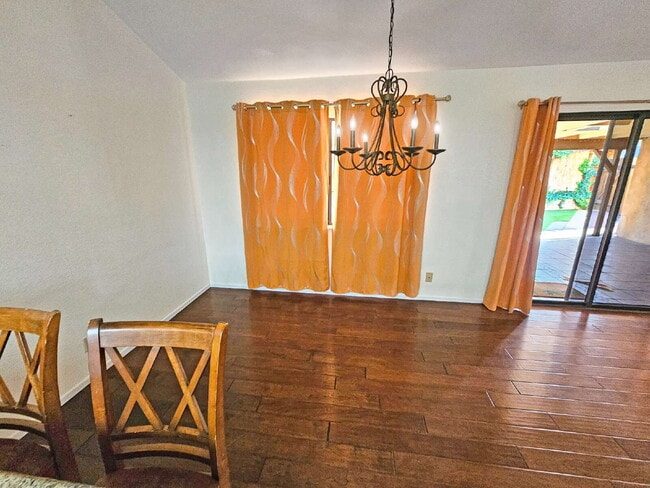 Photo - 413 Mt Rainier Pl