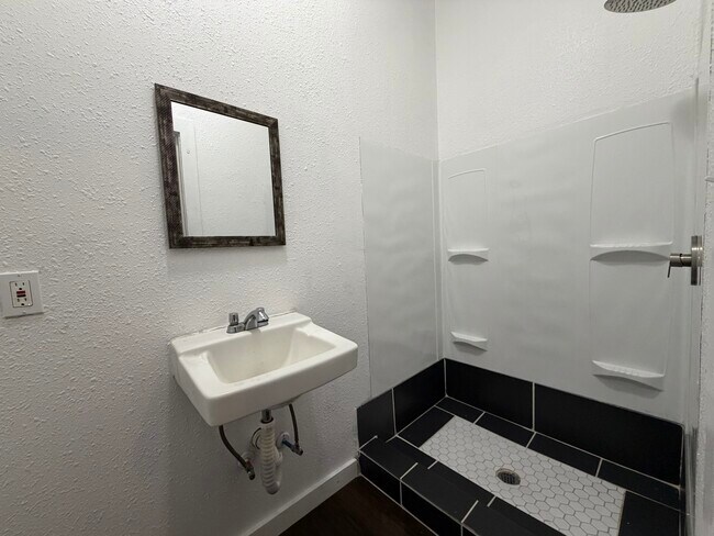 Photo - 1211 W Park Ave Unit 105