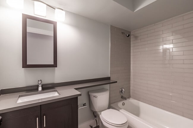 Photo - 1437 N Dearborn St Unit 1435-A2