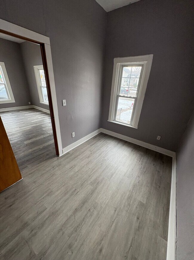 Photo - Recently update 2 bed 1 bath home