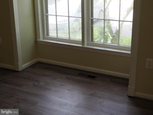 Photo - 5711 Crownleigh Ct