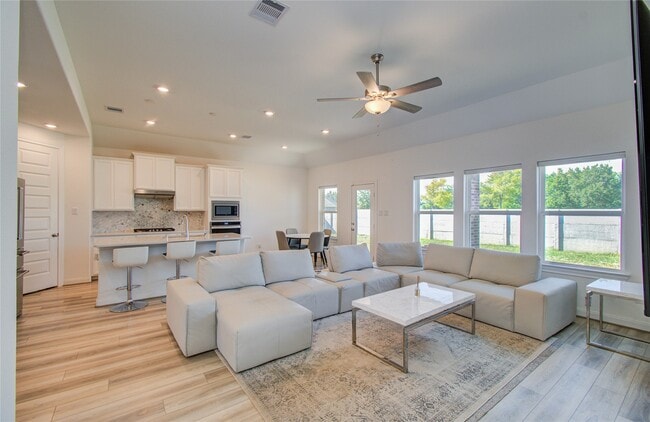 Building Photo - 2816 Oakheath Crst Ct