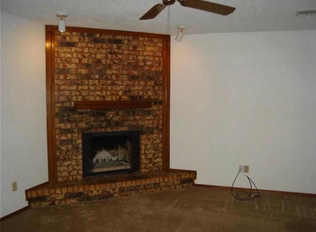 Photo - 8502 Brookline Pl